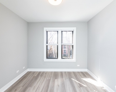 3933 N Janssen - Photo Thumbnail 8