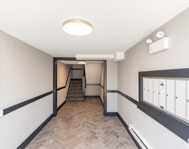 3933 N Janssen - Photo Thumbnail 13