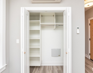 3933 N Janssen - Photo Thumbnail 5