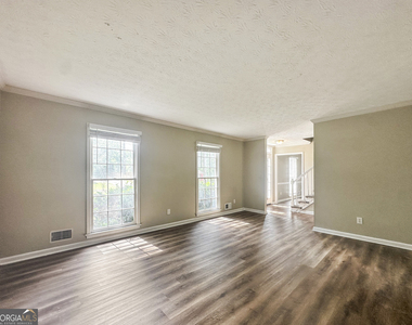561 Chatham Trail - Photo Thumbnail 2