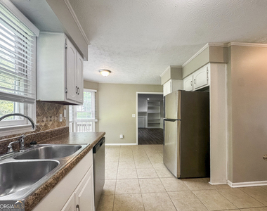 561 Chatham Trail - Photo Thumbnail 6