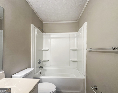 561 Chatham Trail - Photo Thumbnail 15