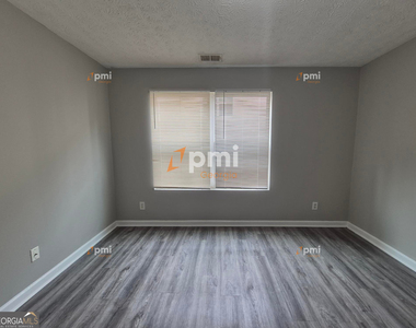 2204 Fairington Village Drive - Photo Thumbnail 6