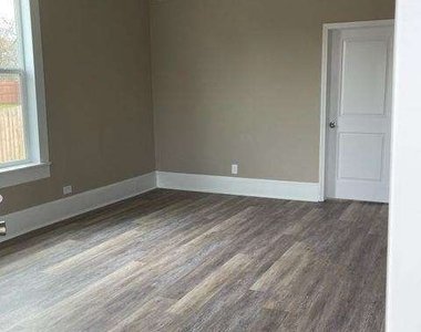 1605 Broad Street - Photo Thumbnail 6
