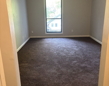 1386 Williamsburg Lane - Photo Thumbnail 16