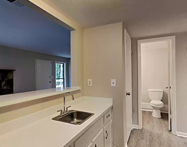 1386 Williamsburg Lane - Photo Thumbnail 10