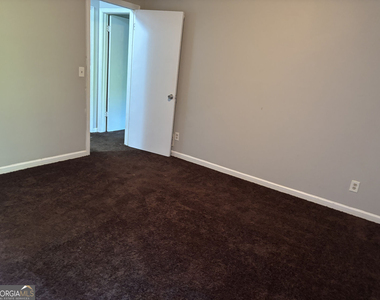 1386 Williamsburg Lane - Photo Thumbnail 19