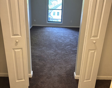 1386 Williamsburg Lane - Photo Thumbnail 17
