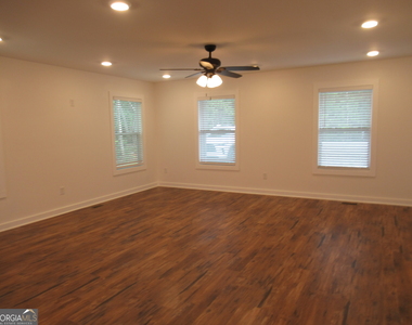 765 Old Kerns Road - Photo Thumbnail 11