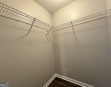 204 Park Place - Photo Thumbnail 13