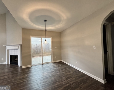 204 Park Place - Photo Thumbnail 5