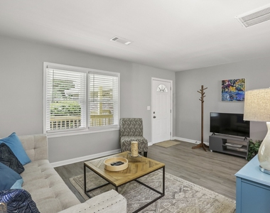 2889 White Oak Drive - Photo Thumbnail 9