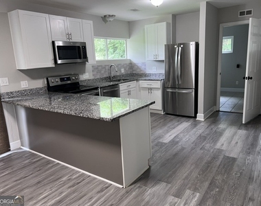 4056 Dallas Acworth Hwy - Photo Thumbnail 3