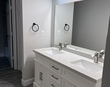 4056 Dallas Acworth Hwy - Photo Thumbnail 7