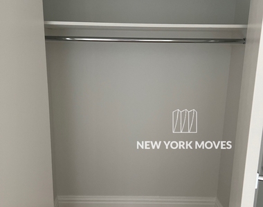 West 48th Street - Photo Thumbnail 16