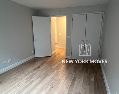 West 48th Street - Photo Thumbnail 5