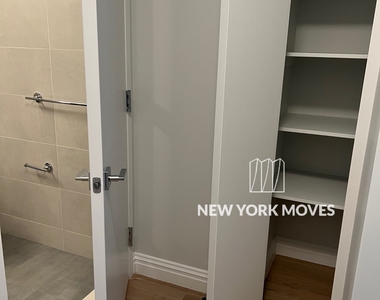 West 48th Street - Photo Thumbnail 12