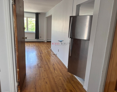 25-12 Parsons Boulevard - Photo Thumbnail 10