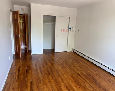 25-12 Parsons Boulevard - Photo Thumbnail 3