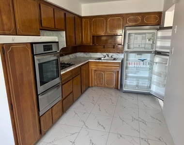 25-12 Parsons Boulevard - Photo Thumbnail 8