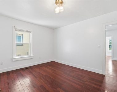 122 South Lincoln Ave - Photo Thumbnail 9