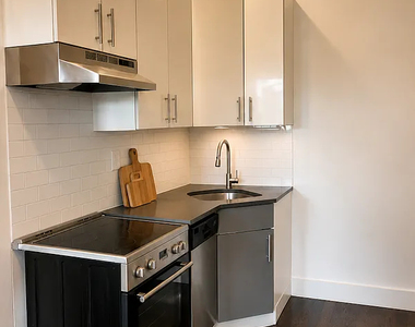 944 Fulton Street - Photo Thumbnail 3