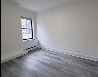 West 34th Street - Photo Thumbnail 9