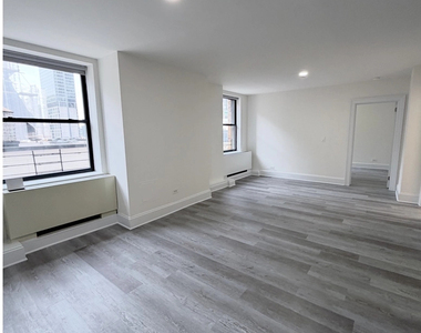 West 34th Street - Photo Thumbnail 3