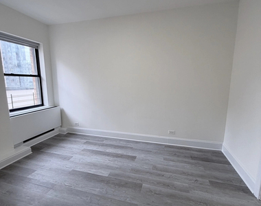 West 34th Street - Photo Thumbnail 7