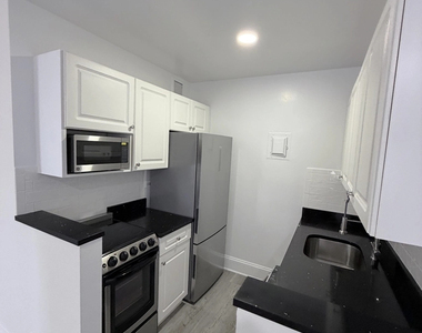 West 34th Street - Photo Thumbnail 2