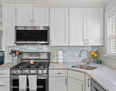 107 17th Avenue - Photo Thumbnail 13