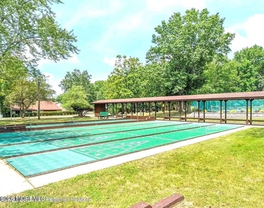 175 Amberly Drive - Photo Thumbnail 19