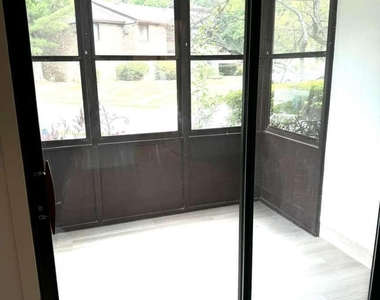 175 Amberly Drive - Photo Thumbnail 14