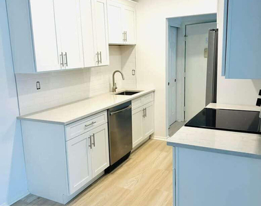 175 Amberly Drive - Photo Thumbnail 3
