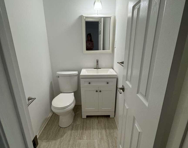 175 Amberly Drive - Photo Thumbnail 12