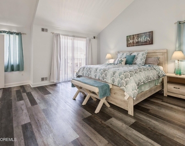 22 Longpoint Drive - Photo Thumbnail 16