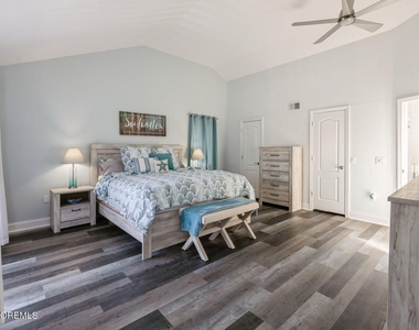 22 Longpoint Drive - Photo Thumbnail 17