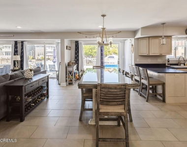 22 Longpoint Drive - Photo Thumbnail 4