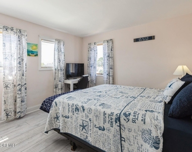 22 Longpoint Drive - Photo Thumbnail 11