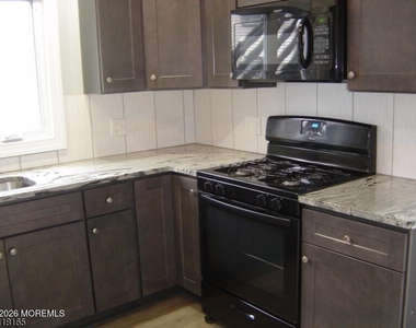 144 E Cliff Street - Photo Thumbnail 3