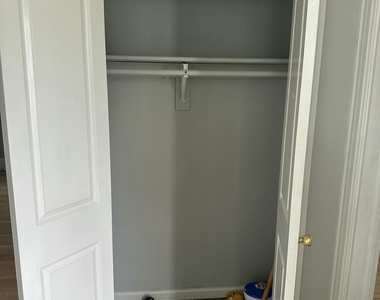144 E Cliff Street - Photo Thumbnail 8