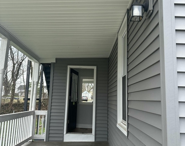 144 E Cliff Street - Photo Thumbnail 9