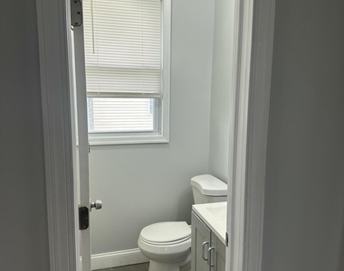144 E Cliff Street - Photo Thumbnail 5