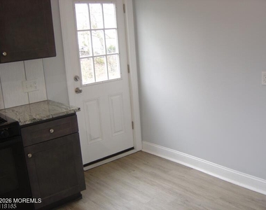144 E Cliff Street - Photo Thumbnail 4