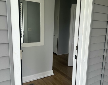 144 E Cliff Street - Photo Thumbnail 7