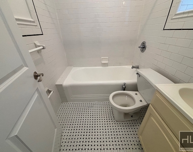 West 72 Street - Photo Thumbnail 2
