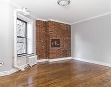 Mott Street - Photo Thumbnail 1
