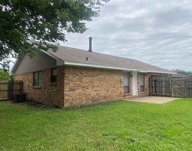 2617 Arcady Circle - Photo Thumbnail 13