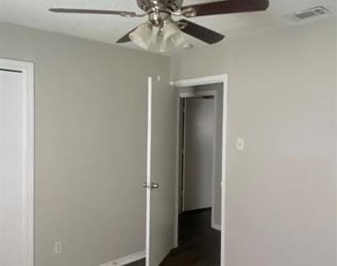 2617 Arcady Circle - Photo Thumbnail 9