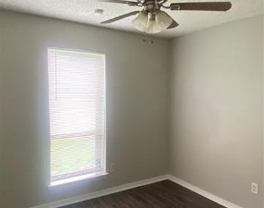 2617 Arcady Circle - Photo Thumbnail 6